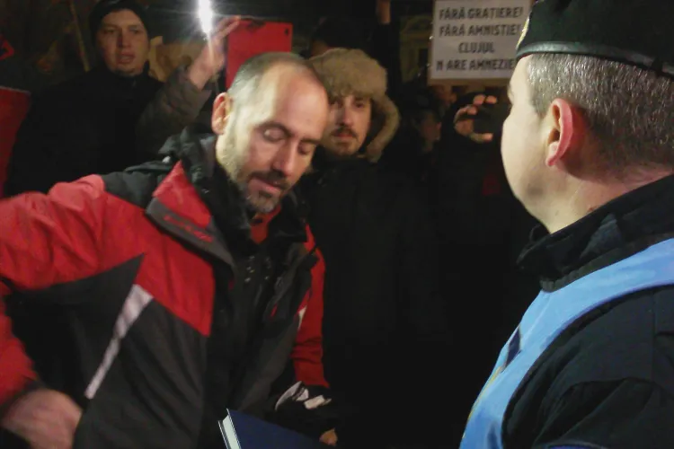 Jandarmii acuzați că intimidează protestatarii de la Cluj-Napoca VIDEO și FOTO
