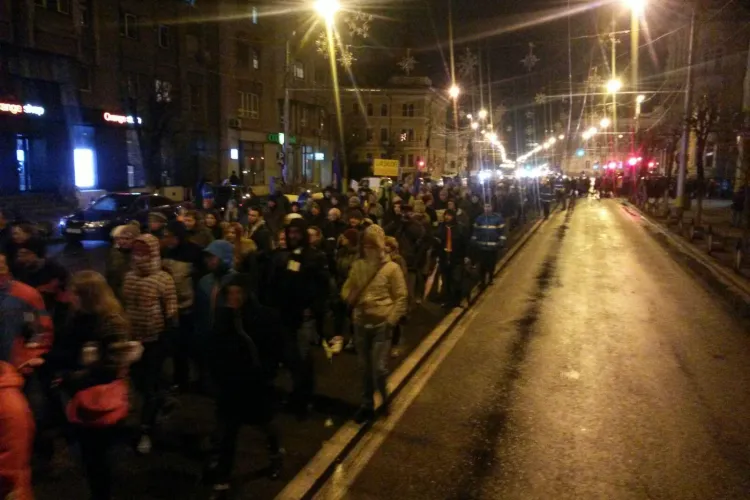 Clujenii ies din nou în stradă, vineri seară. Vezi la ce oră are loc protestul