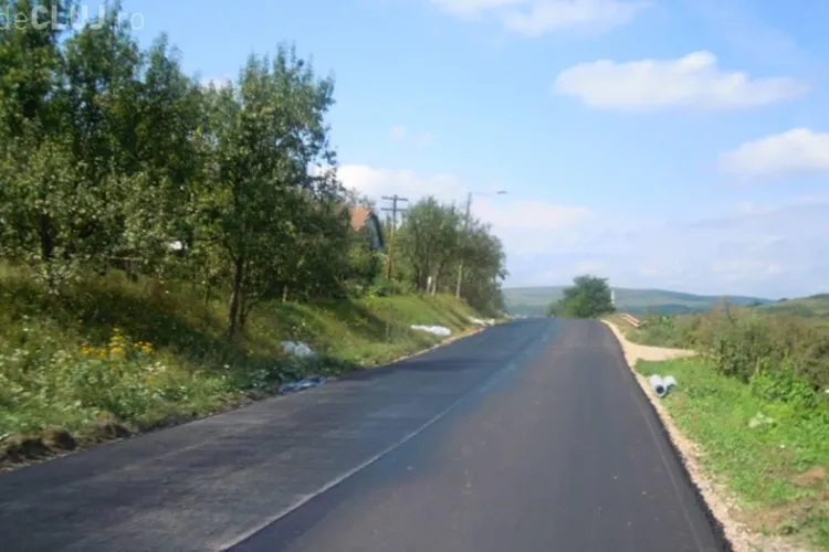Cluj: Au fost reluate lucrările de reabilitare şi modernizare a drumurilor judeţene