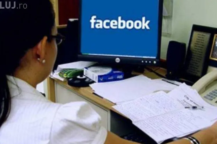 O româncă batjocorită pe Facebook a câştigat procesul cu fostele rude