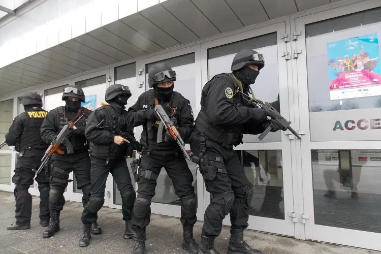 Povestea singurei femei între mascații de la Poliția Cluj