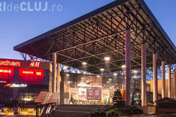 Cluj - Mamă și fiu, bătuți în parcarea unui supermarketului Auchan 