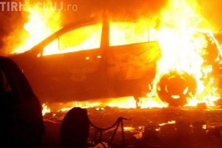 Două mașini de la reprezentața Opel din Sânnicoară, afectate de un incendiu