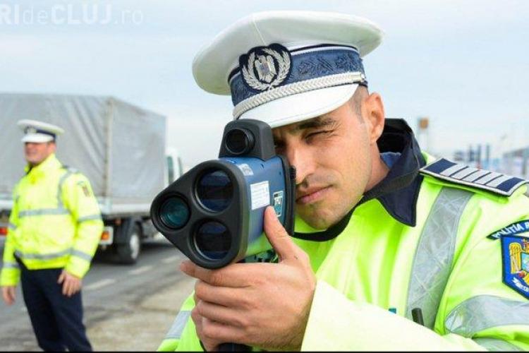 EPIC: Replica polițiștilor, după ce o șoferiță anunța pe Facebook prezența unui radar