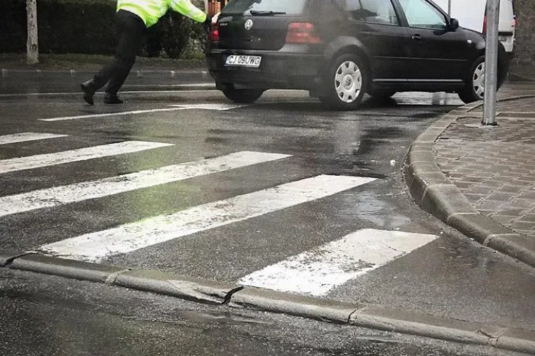Scenă din trafic: Respect Poliției Locale din Cluj-Napoca - FOTO