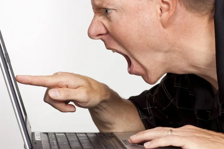 Reacția unui tată după ce fiica lui a postat o fotografie sexy pe internet