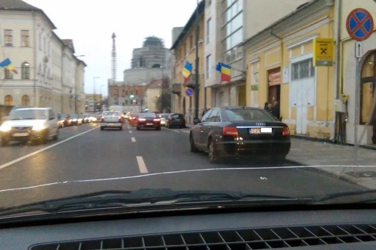 Cluj-Napoca: Propunere pentru rezolvarea parcărilor în fața școlilor de fițe din centru. E dată ca exemplu o școală privată