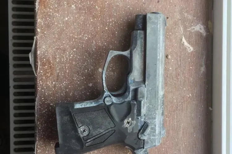 Traficanți de droguri prinși la Cluj. Polițiștii au confiscat câteva kilograme de droguri și peste 15.000 lei FOTO