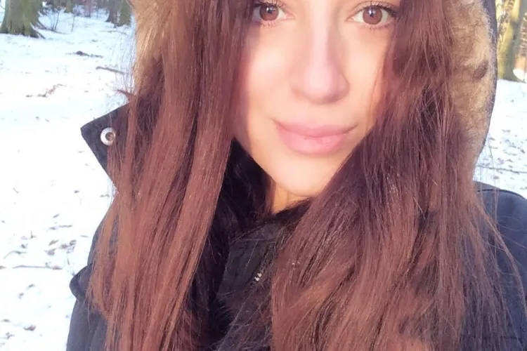 Mămica atacată de Mircea Badea a postat o scrisoare ”manifest”: ”Eu sunt Raluca, ”curva” de pe net!”   