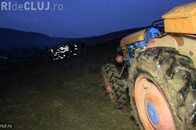 CLUJ: Un bărbat s-a răsturnat de mai multe ori cu tractorul la Urișor. A ajuns în stare gravă la Spital VIDEO