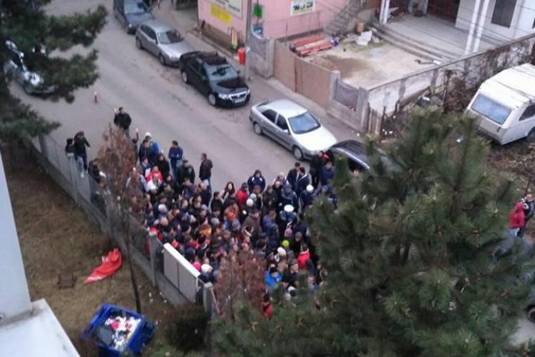 La Serviciul de Înmatriculări Cluj, șmecherașii vând locuri pe lista de așteptare cu 250 de lei