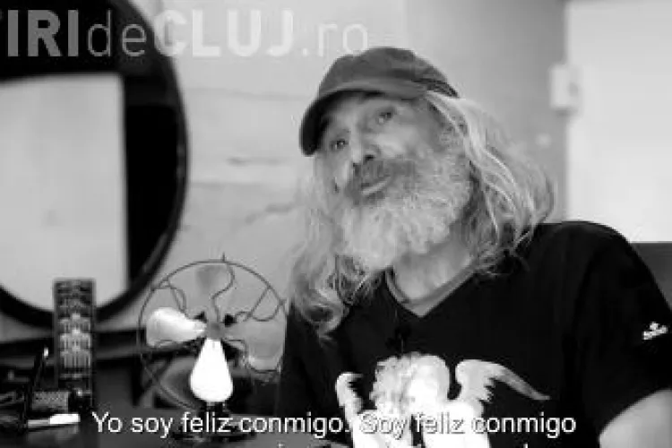 VIRALUL ZIELI: Transformarea incredibilă a unui om al străzii a uimit internetul. Acum arată ca un model VIDEO