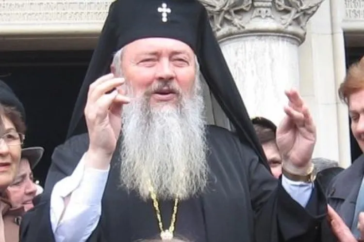 Mitropolitul Clujului, Andrei Andreicuţ, de Paște. Critică abuzul de internet și televiziune