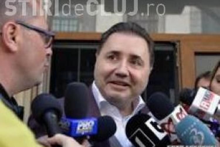 Tupeu de politician, în România. Doi candidați la alegerile paramentare au stat O LUNĂ la hotel, apoi au plecat fără să plătească