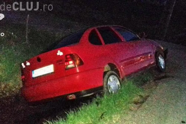 Accident pe un drum din Cluj, în toiul nopții. Un șofer beat a intrat cu mașina într-un cap de pod FOTO