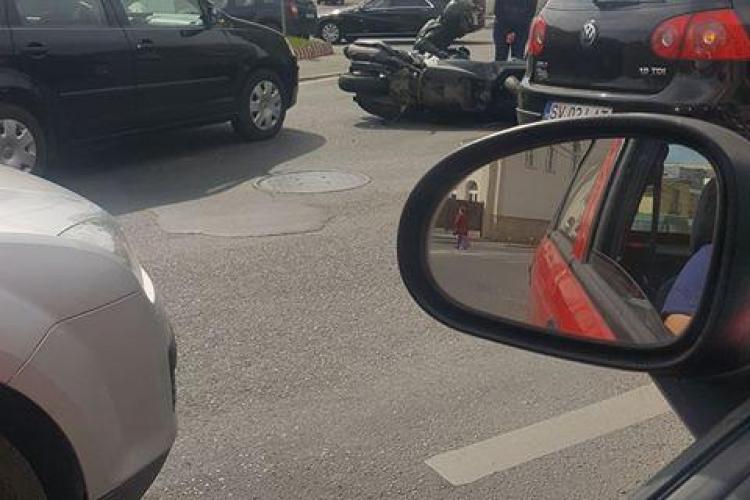 Accident pe Bulevardul Nicolae Titulescu! Un scuterist a fost lovit