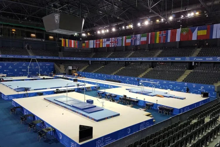 Gimnastică de 5 STELE la Cluj! Timelapse cu pregătirea sălii pentru marele concurs - VIDEO