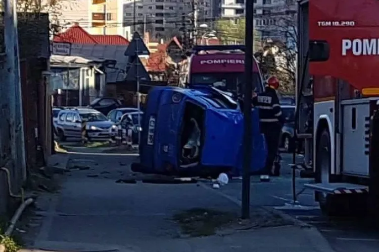 Accident pe varianta Zorilor - Mănăștur. S-a răsturnat! Siguranța pietonilor e ZERO în acea zonă - FOTO
