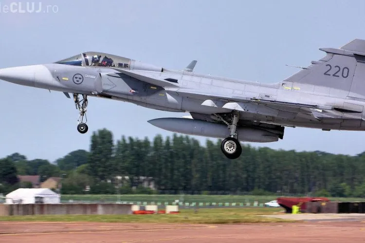 Avion Tarom, interceptat de avioane de luptă ungare