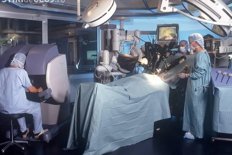 Cluj: Un robot chirurgical de 2 milioane de euro ZACE nefolosit de mai bine de doi ani. Motivul e ȘOCANT