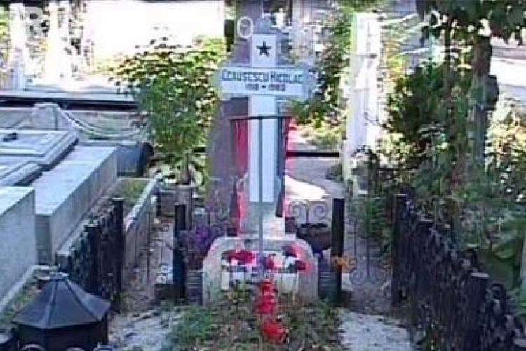 Nicolae si Elena Ceausescu sunt ingropati in cimitirul Ghencea! Legenda ca cei doi soti ar fi fost dusi in alta parte a luat sfarsit
