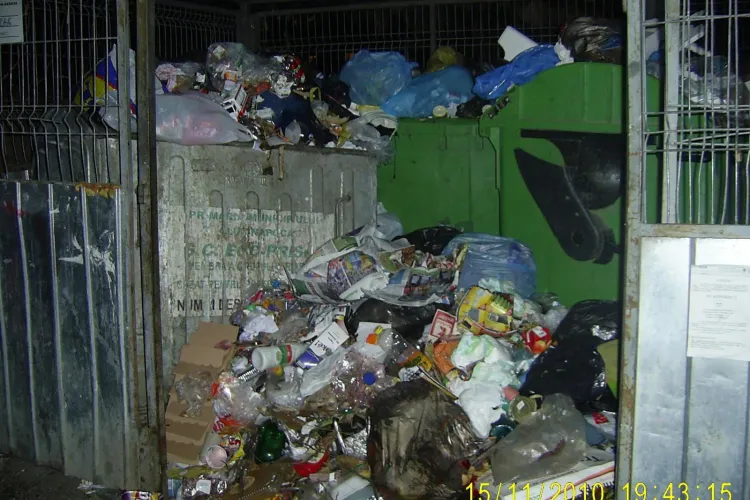 Rosal si Brantner Veres continua lupta pentru a controla afacerea deseurilor din Cluj Napoca! Intre timp, gunoaiele "mustesc" in cartiere