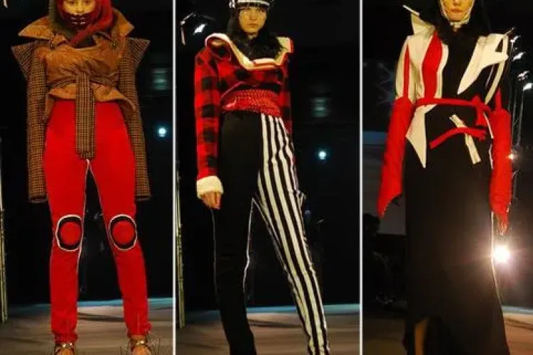 Manechinele defileaza la Cluj Fashion Week pe un podmium amenajat in  Aeroportul International