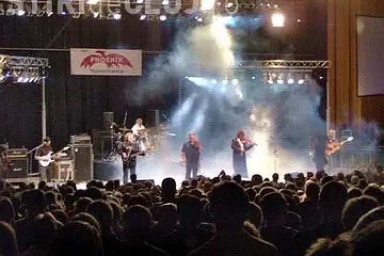 Concert al trupei Phoenix, in 22 noiembie, la Cluj Napoca