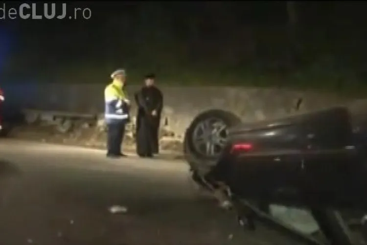 Un calugar de la Manastirea Nicula s-a rasturnat cu masina, dar a scapat nevatamat! - FOTO