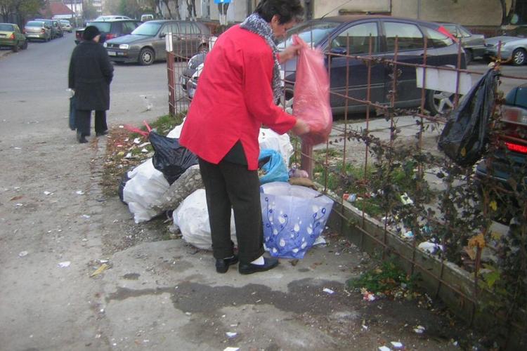 Razboiul gunoaielor la Cluj, intre Rosal si Veres! Clujenii isi arunca gunoaiele pe strada, pentru ca au disparut tomberoanele - FOTO