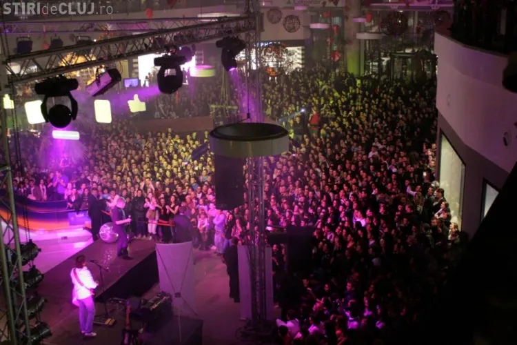 4.800 de lei stransi pe Facebook pentru gradinita si scoala din Ghirolt, comuna Alunis