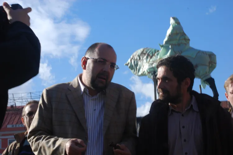 Kelemen Hunor: Vom pune inscriptii bilingve pe monumente 