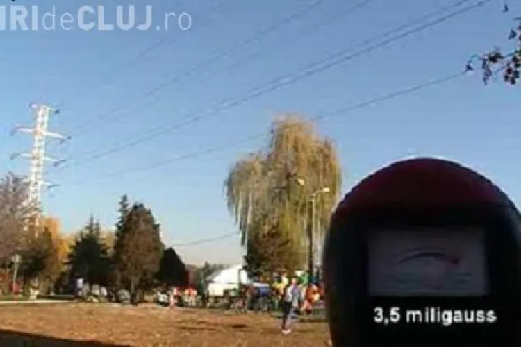 Radiatii electromagnetice pe malul Somesului, in cartierul Grigorescu? Locul de joaca este amplasat sub liniile de inalta tensiune - VIDEO