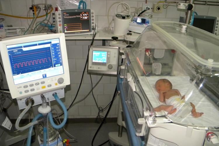 Clinicile de Ginecologie din Cluj au primit donatie doua aparate ultraperformante de ventilatie asistata