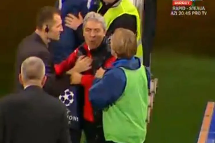 Sorin Cartu a fugit dupa asistentul Adrian Vidan la finalul meciului CFR Cluj - Gloria Bistrita - VIDEO 