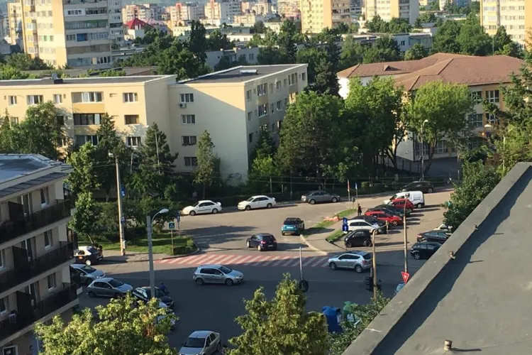 EPIC! Făceau plajă pe trotuar, în Cluj-Napoca - FOTO