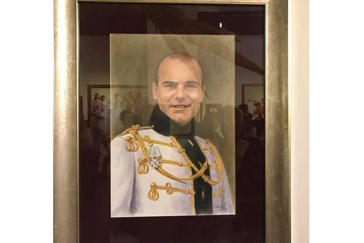 Un portret al lui Rareş Bogdan este expus la Muzeul Satului din Bucureşti