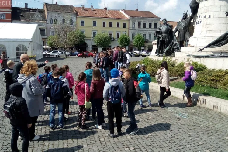 Tururi ghidate gratuite de vizitare a centrului istoric în cadrul programului Școala Altfel