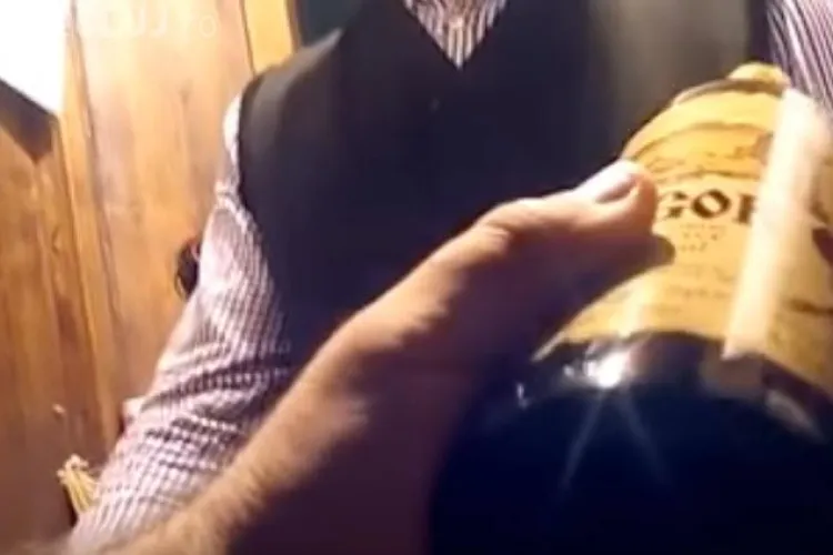 Vin VÂNDUT în Catedrala din Cluj-Napoca fără acte: Cumpărați din biserică fără factură. Din magazine cumpărați cu factură!