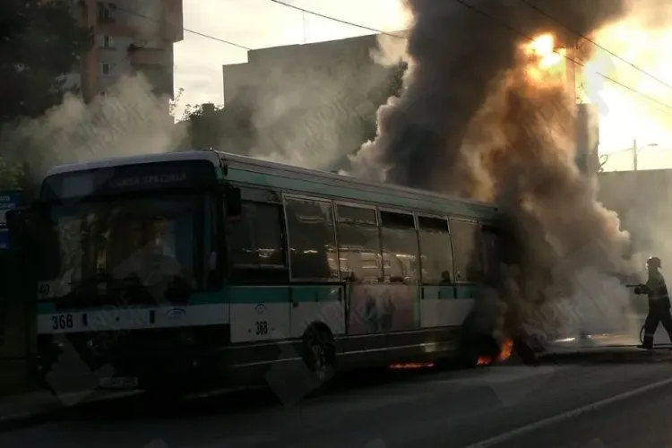 UPDATE Reacția CTP Cluj: Nu a luat foc niciun autobuz - FOTO