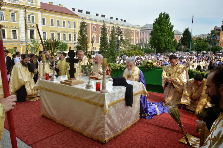 Procesiunea de Rusalii prin centrul Clujului. Care este programul sărbătorii