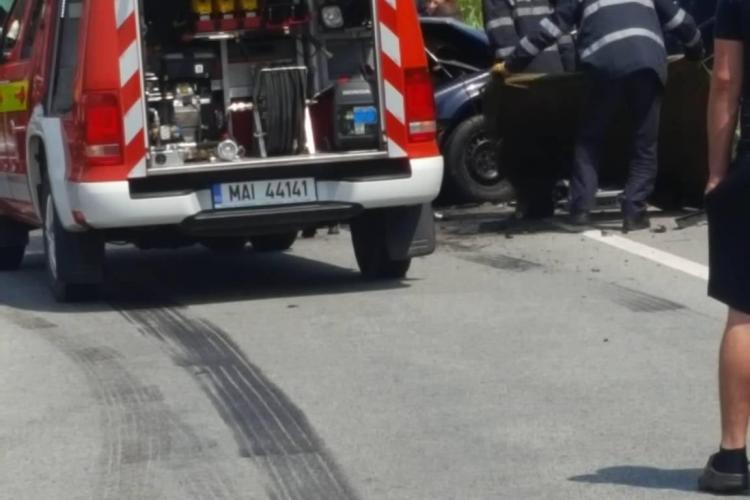 Cluj: Accident grav la ieșire din Dej. Un bărbat este în stare gravă. Mașina a intrat într-un TIR - FOTO