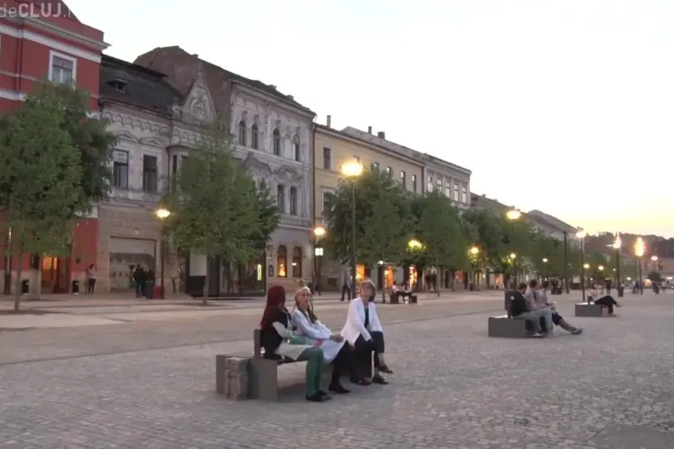 Piața Unirii a fost pietonalizată: Lucrarea s-a terminat la timp - VIDEO