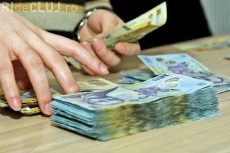 Deputații au votat majorarea cu 20% a salariilor. Studenţii i-au burse și în vacanță. De când se aplică