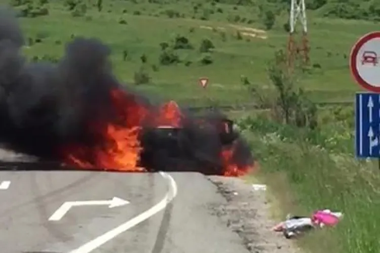 Cluj: O mașină a ars ca o torță - VIDEO