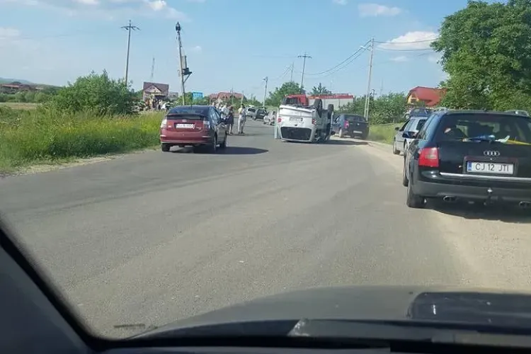 Accident grav între Huedin și Beliș: ”Accident cu victime. Coloana mare” - FOTO