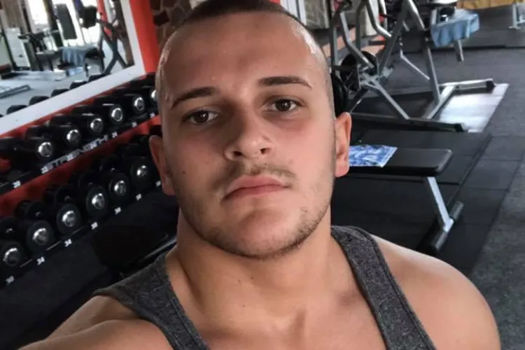 Atacul cu săbii de la Midi este cercetat cu întârziere. Unul dintre agresori a folosit SABIA și la un club din Baia Mare