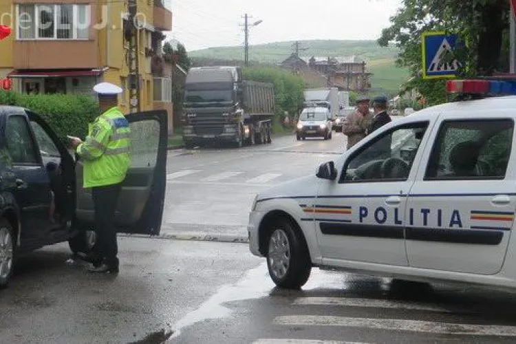 Accident lăsat cu scandal la Gherla. Polițiștii au avut nevoie întăriri pentru calma un șofer beat la volan