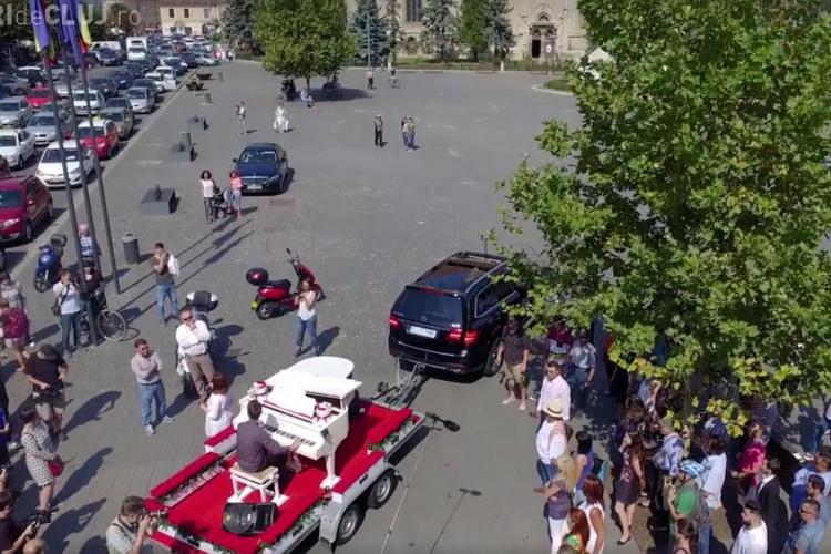 Flash-mob minunat la Cluj-Napoca! Opera Aperta a traversat orașul - VIDEO