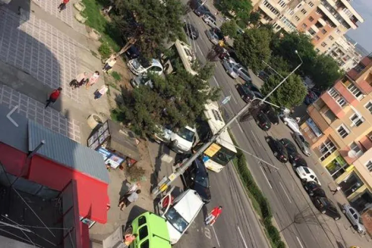 Stația din Piața Mărăști, blocată și marți. Minunea Poliției Locale a ținut puțin - FOTO